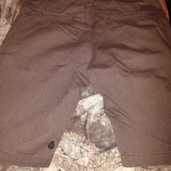 VOLCOM shorts sz30 - Picture 2 of 4